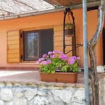 Mit Schoenem Garten Und Sonnenterrasse By Interhome * Medulin